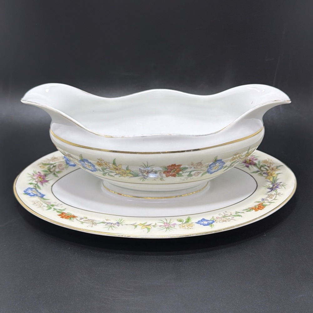 Vintage Heinrich H&C HC160 Selb, Bavaria Germany Porcelain 9" Gravy Boat 77745